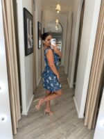 VESTIDO CURTO EM TENCEL COM BORDADO FLORAL MISS YOU - Image 3