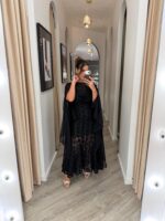 VESTIDO COMPRIDO PRETO COM TEXTURA FLORAL EM RELEVO RINASCIMENTO