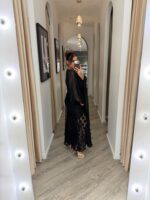 VESTIDO COMPRIDO PRETO COM TEXTURA FLORAL EM RELEVO RINASCIMENTO - Image 5