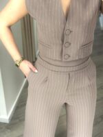 CALÇA TAUPE COM RISCA DIPLOMÁTICA E CINTURA ESTRUTURADA IMPERIAL - Image 5