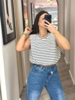 TOP ÀS RISCAS COM OMBREIRAS E DETALHES DOURADOS PONTO CHIC