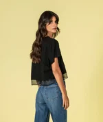 T-SHIRT PRETA COM DETALHE EM TULE E LOGÓTIPO RUGA - Image 3