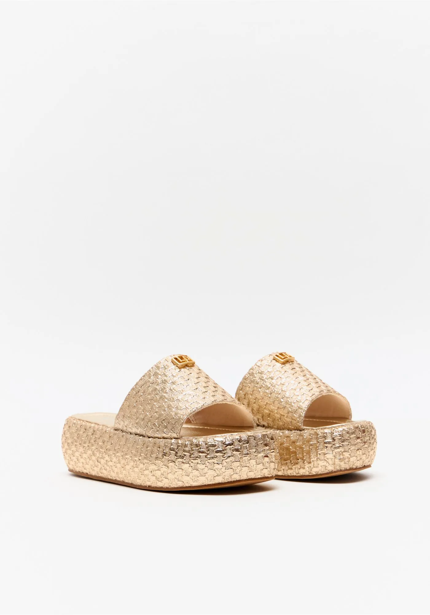 transferir (23) SANDÁLIA DOURADA METALIZADA EM PALHA LANÇA PERFUME - Image 1