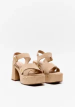 SANDÁLIA BEGE EM COURO LANÇA PERFUME