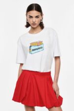 T-SHIRT BRANCA ESTAMPADO PORTA-LÁPIS IMPERIAL