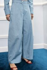 CALÇA AZUL DENIM DE CORTE AMPLO COM PINÇAS IMPERIAL - Image 2