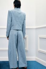 CALÇA AZUL DENIM DE CORTE AMPLO COM PINÇAS IMPERIAL - Image 3