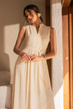 VESTIDO MIDI FLUIDO BEGE COM CINTO FERRACHE - Image 3