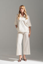 TÚNICA FLUIDA BEGE COM COLARINHO FERRACHE - Image 3