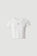 T-SHIRT BRANCA CURTA COM DETALHE PERSONALIZADO FERRACHE