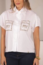 CAMISA BRANCA ASSIMÉTRICA COM TAXAS MISS YOU - Image 3