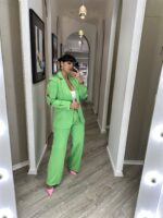 CALÇA VERDE ACETINADA COM DETALHE METÁLICO LOCOLUXO - Image 2