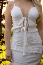 CONJUNTO BRANCO EM LINHO SAIA E TOP PONTO CHIC - Image 4