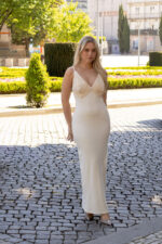 VESTIDO BEGE COM CROCHET NO PEITO LANÇA PERFUME - Image 2