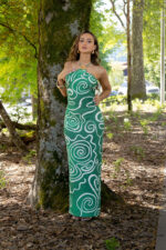 VESTIDO COMPRIDO VERDE ESTAMPADO HALTER COM DETALHE DOURADO LANÇA PERFUME - Image 3