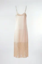 VESTIDO ACETINADO BEGE COM ALÇAS DE PÉROLAS SAHOCO - Image 4