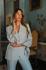 BLAZER AZUL ESTRUTURADO COM LAÇO NAS MANGAS SAHOCO