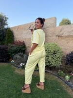 CONJUNTO AMARELO PADRÃO ANIMAL COM FAIXAS LATERAIS PONTO CHIC - Image 3