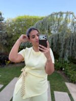 CONJUNTO AMARELO COM DETALHE DE LAÇO PONTO CHIC - Image 2