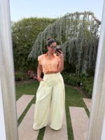 CALÇA AMARELA MANTEIGA COM PREGA NA FRENTE PONTO CHIC