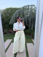 BLUSA BRANCA BORDADA COM BOTÕES BRILHANTES PONTO CHIC - Image 2