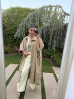 TRENCH COAT BEGE COM ABERTURA LATERAL PONTO CHIC - Image 2