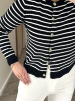 CARDIGAN PRETO E BRANCO ÀS RISCAS COM BOTÕES DOURADOS PONTO CHIC - Image 3