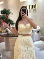 CONJUNTO AMARELO EM RENDA COM TOP E SAIA PONTO CHIC - Image 4