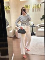 CARDIGAN BRANCO E AZUL ÀS RISCAS COM BOTÕES DOURADOS PONTO CHIC