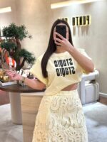 T-SHIRT AMARELA STUDIO PONTO CHIC