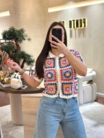 BLUSA CROCHET MULTICOR COM BOTÕES PONTO CHIC