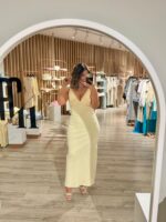 VESTIDO BEGE COM CROCHET NO PEITO LANÇA PERFUME