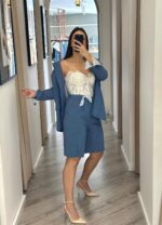 SAIA CALÇÃO AZUL COM PREGAS E LENÇO RINASCIMENTO