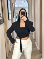 BLAZER CURTO PRETO COM CINTO GAELLE PARIS