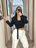 BLAZER CURTO PRETO COM CINTO GAELLE PARIS - Image 2