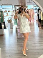 VESTIDO BRANCO COM BOLAS PRETAS PONTO CHIC - Image 4