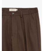 CALÇA CASTANHO ESCURO COM PREGAS E CORDÃO AJUSTÁVEL GIANNI LUPO - Image 7