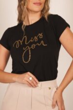 T-SHIRT PRETA COM APLICAÇÃO DE TACHAS MISS YOU - Image 2