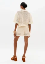 CAMISA TRICOT BEGE COM DETALHES DESFIADOS LANÇA PERFUME - Image 3