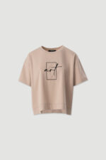 T-SHIRT BEGE COM BORDADO FERRACHE