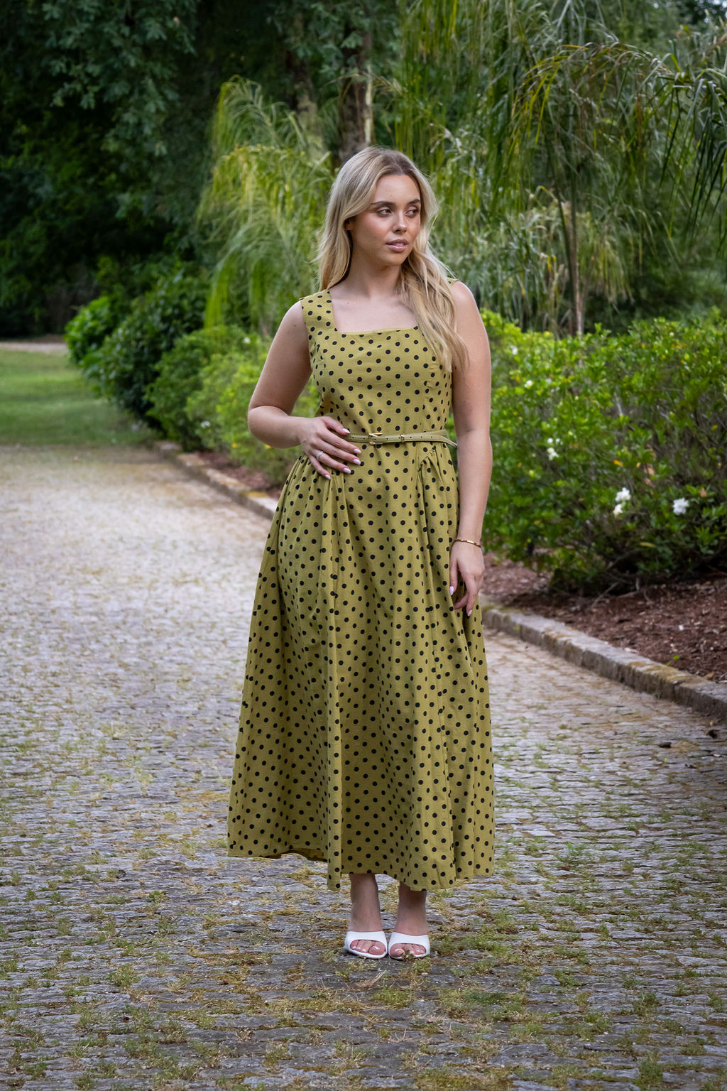 IMG_2475 VESTIDO VERDE COM BOLAS PRETAS PONTO CHIC - Image 1