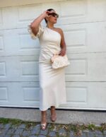 VESTIDO BEGE ASSIMÉTRICO EM LINHO PONTO CHIC