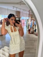 VESTIDO BRANCO COM BOLAS PRETAS PONTO CHIC