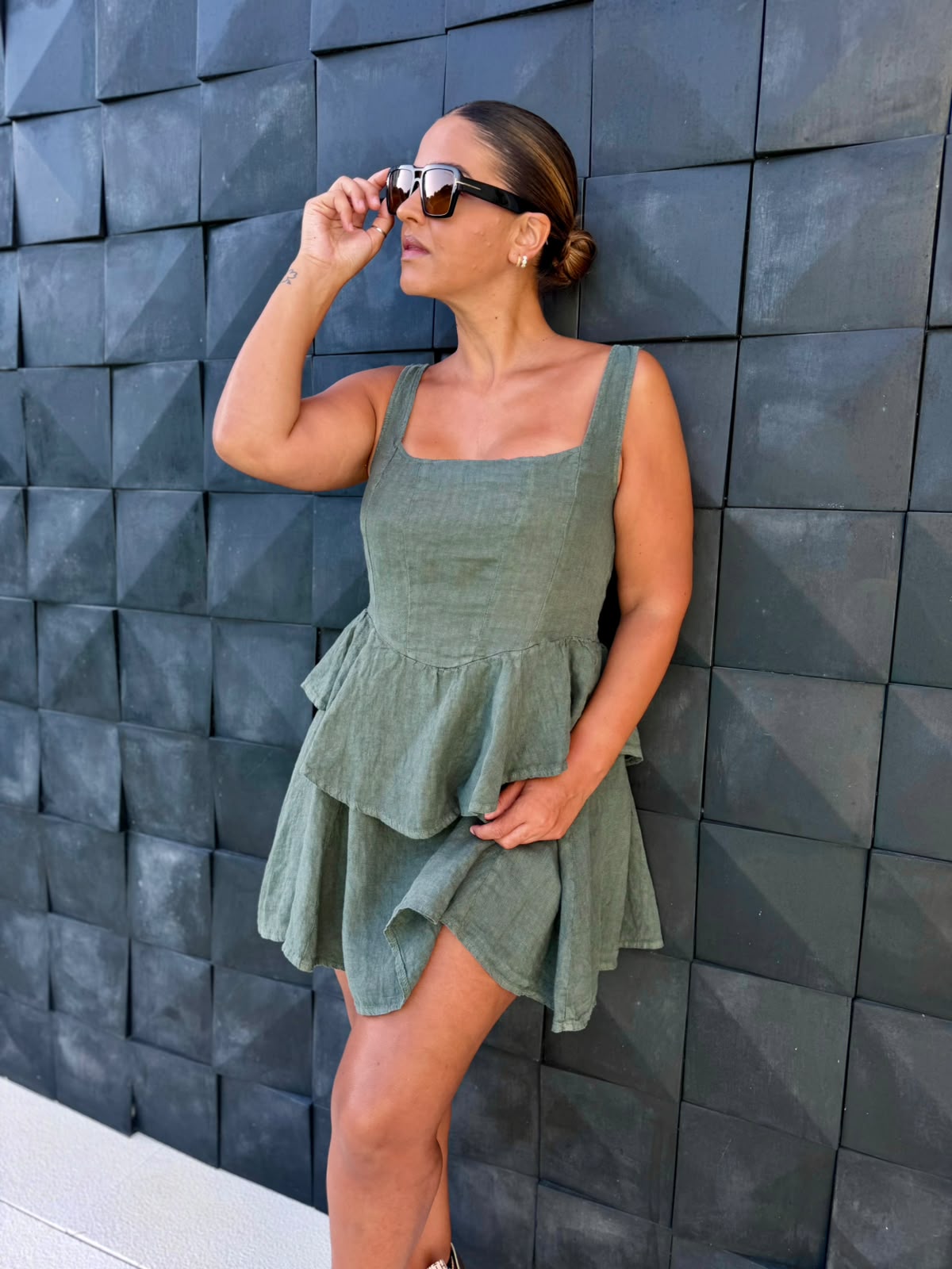WhatsApp Image 2026-08-07 at 19.23.33 (1) VESTIDO CURTO DE LINHO VERDE PONTO CHIC - Image 1