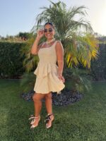 VESTIDO CURTO DE LINHO BEGE PONTO CHIC - Image 2