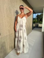 VESTIDO COM PADRÃO FLORAL BORDADO PONTO CHIC - Image 2