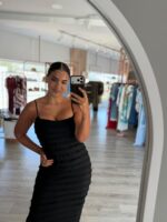 VESTIDO COM FOLHOS PRETO PONTO CHIC - Image 3