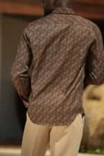 CAMISA CASTANHA ESTAMPADA CARRUAGENS DONATO - Image 4